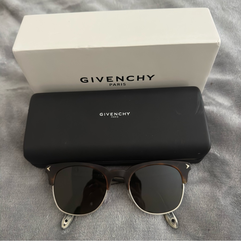 Givenchy GV7083 Unisex Mens Womens Brown Sunglasses 53mm 21 150 Authentic READ